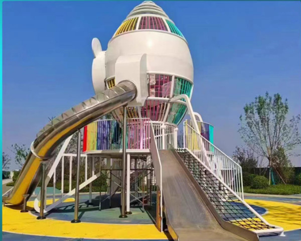 贵阳公园火箭造型滑梯玩具