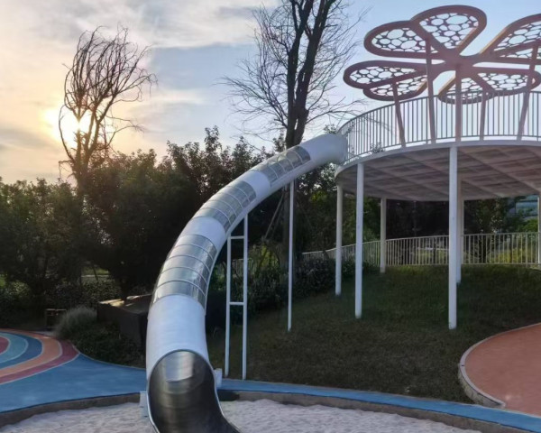 四川绵阳大型不锈钢滑梯玩具